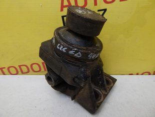 Подушка двигуна 1.8B Mazda 626 1987 - 1991 1658495 фото
