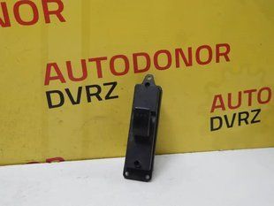 Кнопка ввімкнення склопідйомника задня права BP4K66380 Mazda 3 2003 - 2009 BP4K66380 фото
