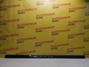 Molding front right doors sedan Hyundai Sonata 1993 - 1998
