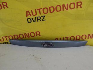 Накладка кришки багажника 1S71F43400AD Ford Mondeo 2000 - 2007 1S71F43400AD фото
