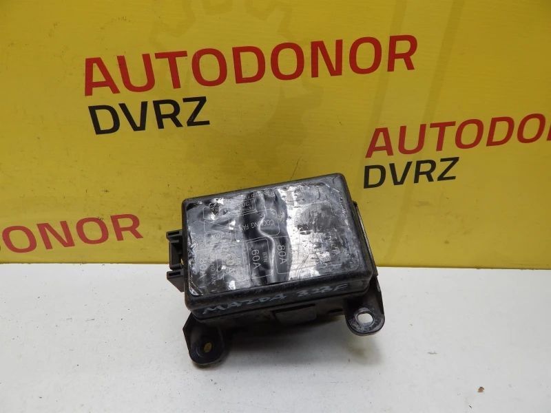 Блок запобіжників 71246391 Mazda 323 1985 - 1989 71246391 фото