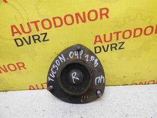 Опора переднього правого амортизатора 546102E100 Hyundai Tucson 2004 - 2009 546102E100 фото
